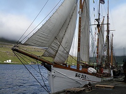 Click image for larger version

Name:	Bowsprit 640px-Dragin_KG212,_the_Bowsprit.jpg
Views:	229
Size:	75.0 KB
ID:	100894