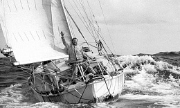 Click image for larger version

Name:	Robin Knox Johnston on Suhaili Photo by Bill Rowntree.jpg
Views:	2350
Size:	72.3 KB
ID:	103322