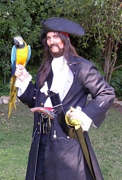 Click image for larger version

Name:	pirate jacksmller with Parrot.jpg
Views:	384
Size:	77.3 KB
ID:	105084
