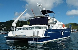 Click image for larger version

Name:	Power Cat Lagoon 43 2002 Stern.jpg
Views:	126
Size:	67.3 KB
ID:	107486
