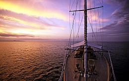 Click image for larger version

Name:	sailing3.jpg
Views:	502
Size:	412.6 KB
ID:	108407