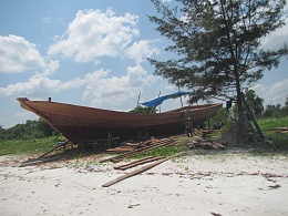 Click image for larger version

Name:	Indonesian beach boat construction.jpg
Views:	719
Size:	430.7 KB
ID:	113689