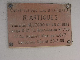 Click image for larger version

Name:	Constructions-les-9-Ecluses-R-Artigues-Trimaran-Allegro-No-45-A-1981-28021969.jpg
Views:	263
Size:	72.9 KB
ID:	113762