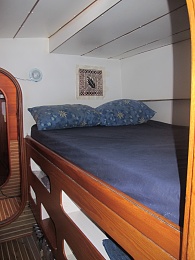 Click image for larger version

Name:	Starboard Master bedroom.jpg
Views:	266
Size:	404.6 KB
ID:	113834