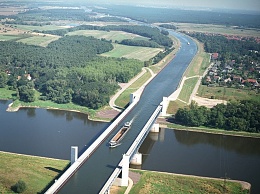 Click image for larger version

Name:	Magdeburg-Water-Bridge-0[6].jpg
Views:	460
Size:	148.4 KB
ID:	116215