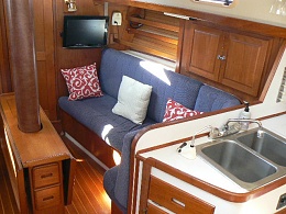 Click image for larger version

Name:	8. Stbd salon from companionway.JPG
Views:	237
Size:	94.7 KB
ID:	120151