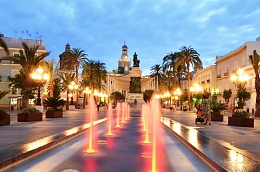 Click image for larger version

Name:	Cadiz-at-night.jpg
Views:	418
Size:	265.1 KB
ID:	120449