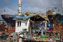 Click image for larger version

Name:	20131111_tacloban_boat-fsj.jpg
Views:	567
Size:	74.5 KB
ID:	121715