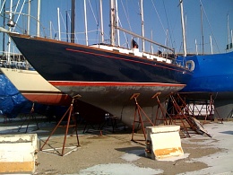 Click image for larger version

Name:	Boat at yard.jpg
Views:	322
Size:	151.4 KB
ID:	13351