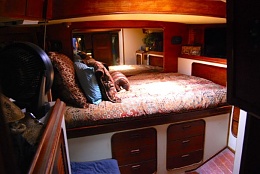 Click image for larger version

Name:	Master.stateroom.TahTau2.jpg
Views:	643
Size:	40.8 KB
ID:	133678