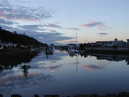 Click image for larger version

Name:	Canal looking south _Med.jpg
Views:	138
Size:	49.4 KB
ID:	13840