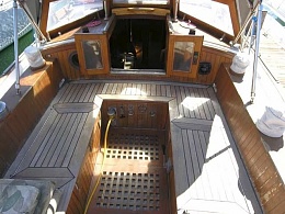 Click image for larger version

Name:	Tayana 37 1978 Cockpit.jpg
Views:	189
Size:	56.4 KB
ID:	143144