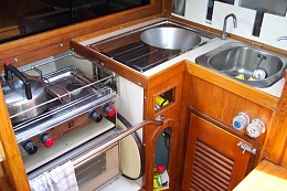 Click image for larger version

Name:	Sunbird 32 JUNK RIG 1980 galley.jpg
Views:	197
Size:	56.4 KB
ID:	146665