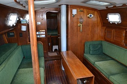 Click image for larger version

Name:	Gulfstar 37 1977 saloon fwd.jpg
Views:	152
Size:	87.3 KB
ID:	146694
