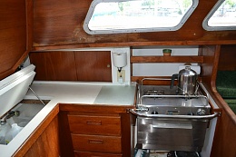 Click image for larger version

Name:	Gulfstar 37 1977 galley2.jpg
Views:	121
Size:	81.4 KB
ID:	146710