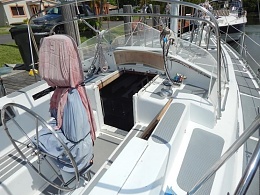 Click image for larger version

Name:	Creekmore 52 2002 $119k cockpit.jpg
Views:	96
Size:	98.1 KB
ID:	147449