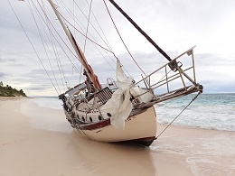 Click image for larger version

Name:	Ellipsis beached 2.jpg
Views:	1659
Size:	166.7 KB
ID:	161952