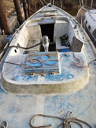 Click image for larger version

Name:	OldBoat3.jpg
Views:	148
Size:	274.4 KB
ID:	162735