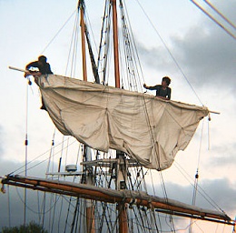 Click image for larger version

Name:	ships two brave souls in the sails.jpg
Views:	117
Size:	45.6 KB
ID:	168718