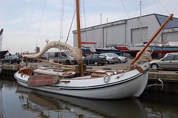 Click image for larger version

Name:	2000-hoek-design-lemsteraak-dutch-leeboard-yacht--1.jpg
Views:	305
Size:	45.4 KB
ID:	170185