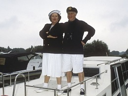 Click image for larger version

Name:	yachting attire.jpg
Views:	505
Size:	49.9 KB
ID:	176190