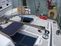 Click image for larger version

Name:	aft deck from centre cockpit view.jpg
Views:	228
Size:	190.2 KB
ID:	201644