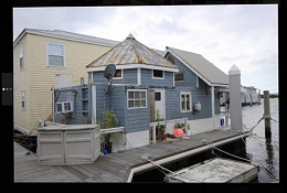 Click image for larger version

Name:	fHouseboat_for_sale_by_owner_Garrison_big_5e35f8dddf1ea.jpg
Views:	143
Size:	28.9 KB
ID:	210129