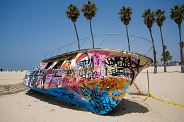 Click image for larger version

Name:	Graffiti Boat.jpg
Views:	44
Size:	107.0 KB
ID:	212493