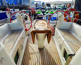 Click image for larger version

Name:	boat_outside.jpg
Views:	157
Size:	145.0 KB
ID:	218096