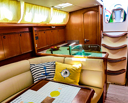 Click image for larger version

Name:	boat_inside2.jpg
Views:	154
Size:	130.6 KB
ID:	218098