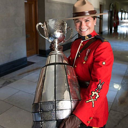 Click image for larger version

Name:	Grey Cup.jpg
Views:	65
Size:	38.2 KB
ID:	222827