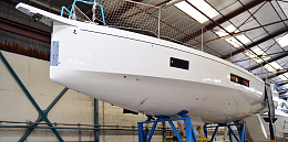 Click image for larger version

Name:	01_beneteau-oceanis-51.1-bow-thruster.jpg
Views:	85
Size:	418.3 KB
ID:	222847