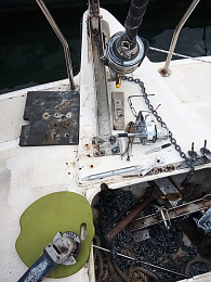 Click image for larger version

Name:	Window in Boat, Windlass 009.jpg
Views:	49
Size:	429.3 KB
ID:	229125
