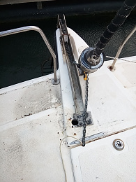 Click image for larger version

Name:	Window in Boat, Windlass 012.jpg
Views:	43
Size:	417.1 KB
ID:	229127