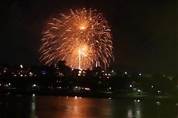 Click image for larger version

Name:	NYE Fireworks 2.JPG
Views:	422
Size:	27.9 KB
ID:	2361