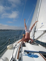 Click image for larger version

Name:	Sailheadstand.jpg
Views:	142
Size:	52.8 KB
ID:	24371
