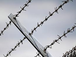 Click image for larger version

Name:	barbed-wire-fence.jpg
Views:	45
Size:	24.2 KB
ID:	255516
