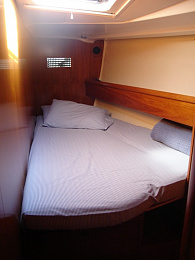 Click image for larger version

Name:	stateroom forward.jpg
Views:	118
Size:	88.6 KB
ID:	259173