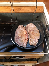 Click image for larger version

Name:	Steaks 1.jpg
Views:	99
Size:	378.7 KB
ID:	276638