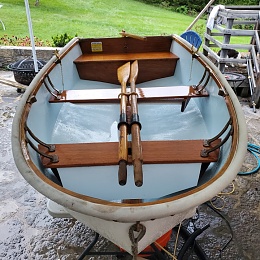 Click image for larger version

Name:	Dyer Dinghy - bow on.jpg
Views:	18
Size:	382.9 KB
ID:	284517