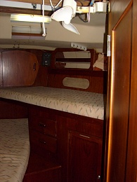 Click image for larger version

Name:	FRONT CABIN 1.jpg
Views:	523
Size:	409.8 KB
ID:	35716