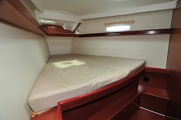 Click image for larger version

Name:	Forward cabin.jpg
Views:	365
Size:	292.7 KB
ID:	37599