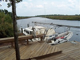 Click image for larger version

Name:	Boat_at_dock1.jpg
Views:	392
Size:	108.3 KB
ID:	3992