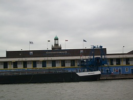 Click image for larger version

Name:	barge to london 008.jpg
Views:	206
Size:	402.1 KB
ID:	41860