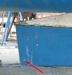 Click image for larger version

Name:	keel tow hole.jpg
Views:	1015
Size:	87.5 KB
ID:	42833