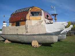 Click image for larger version

Name:	one-ugly-boat.jpg
Views:	514
Size:	75.2 KB
ID:	48934
