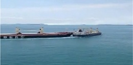 Click image for larger version

Name:	Bulk Carrier Runs Over Cargo Ship.jpg
Views:	366
Size:	35.2 KB
ID:	56263