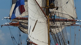 Click image for larger version

Name:	tall ships 3.jpg
Views:	611
Size:	179.7 KB
ID:	67401