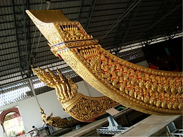 Click image for larger version

Name:	National_Museum_of_Royal_Barges_in_Bangkok_Noi_District,_Bangkok,_Thailand.jpg
Views:	392
Size:	450.2 KB
ID:	75836