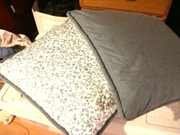 Click image for larger version

Name:	boat bedding 013.JPG
Views:	161
Size:	120.2 KB
ID:	77966